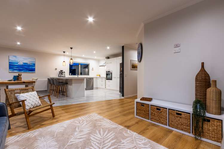 7 Simpson Crescent Raumati Beach_10