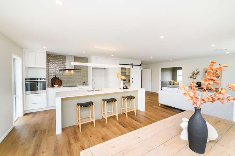 6 Roots Street East Feilding_5