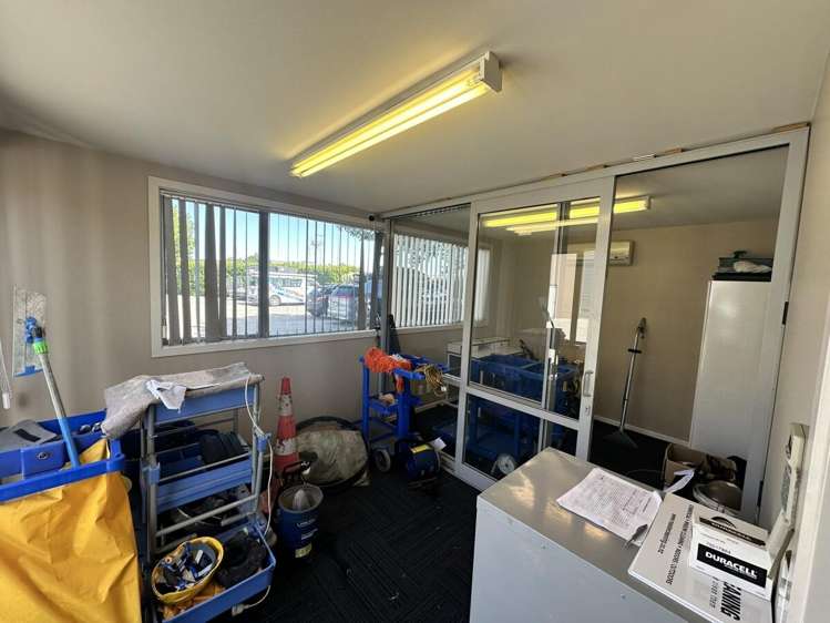 Unit 8, 9  Craft Place Middleton_4