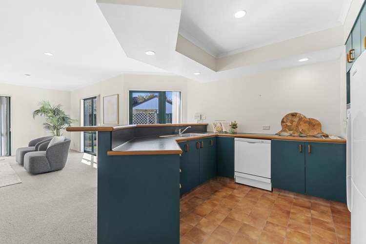 6 Redwood Crescent Westown_3