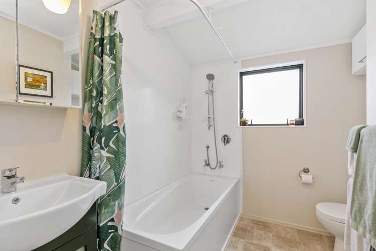 1/24 Akatea Street Berhampore_8