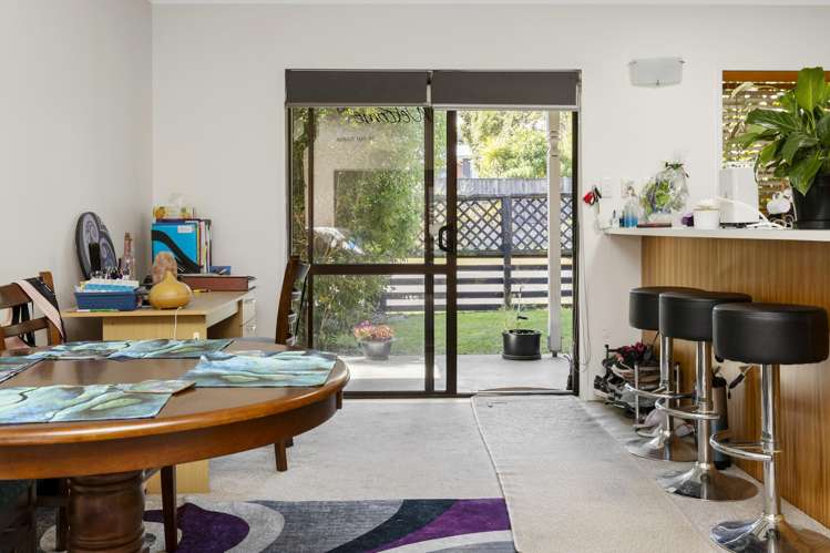 1/19 Chesham Avenue Waipahihi_5