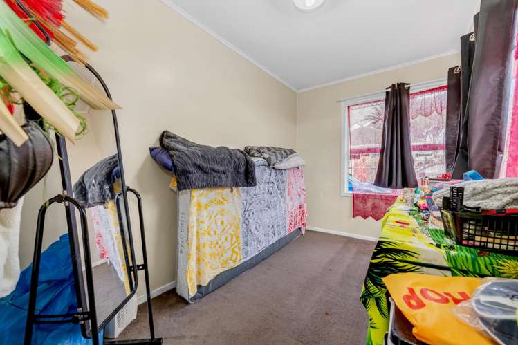 23 Tindall Crescent Otara_9