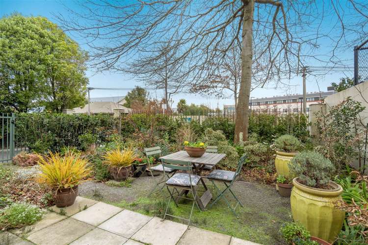 1/124 Leinster Road Merivale_9