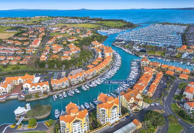 Exceptional waterfront living with 12 metre be...