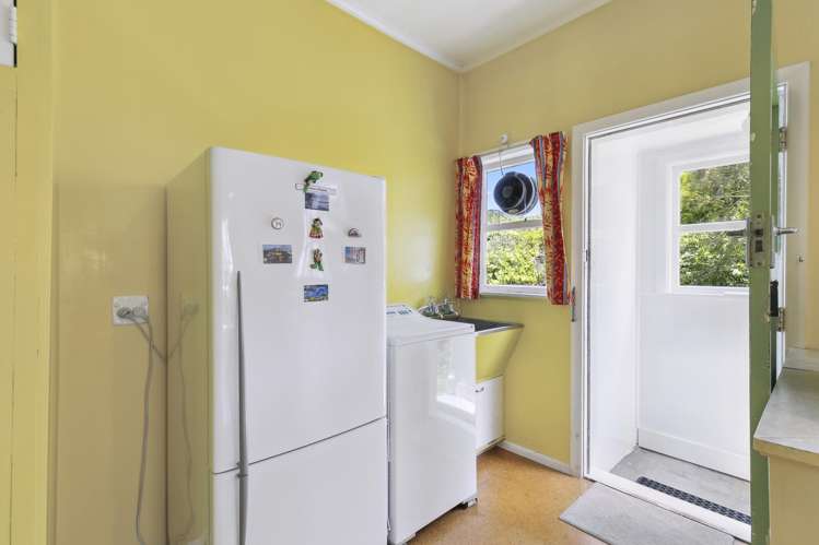 12 Roy Street Tawa_12