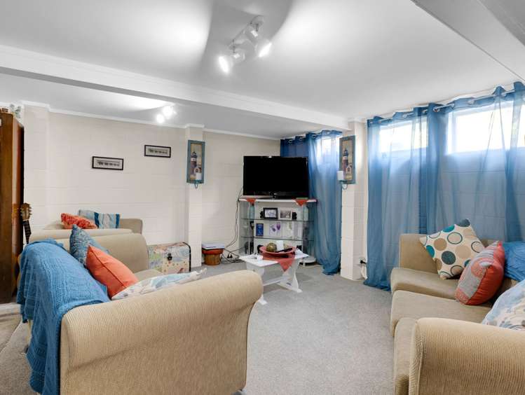 9 Matthews Crescent Melville_41