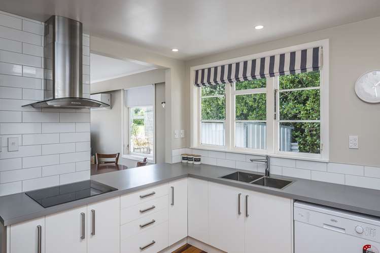 8 Ngaio Road Raumati Beach_13