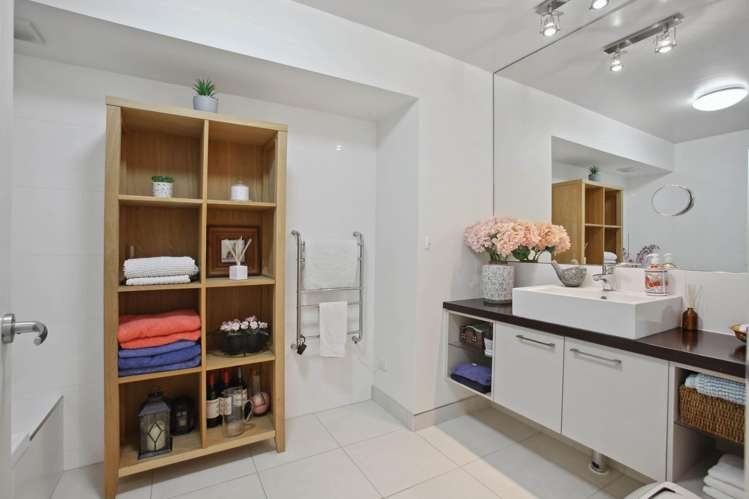 2b/12 Seaway Road Clarks Beach_20