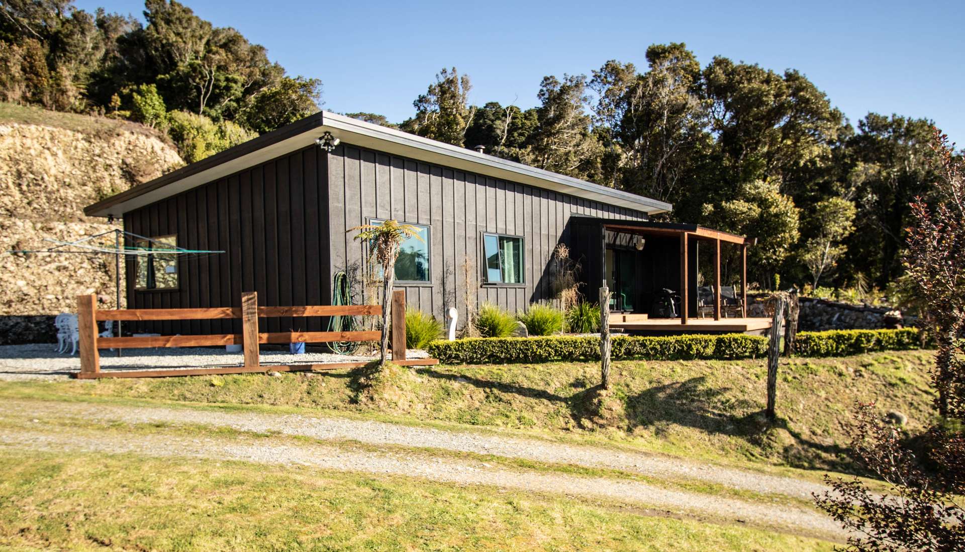 10 Little Paddock Hokitika_0