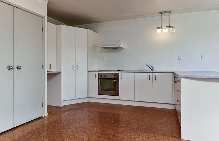 76 Central Park Drive 11401_2