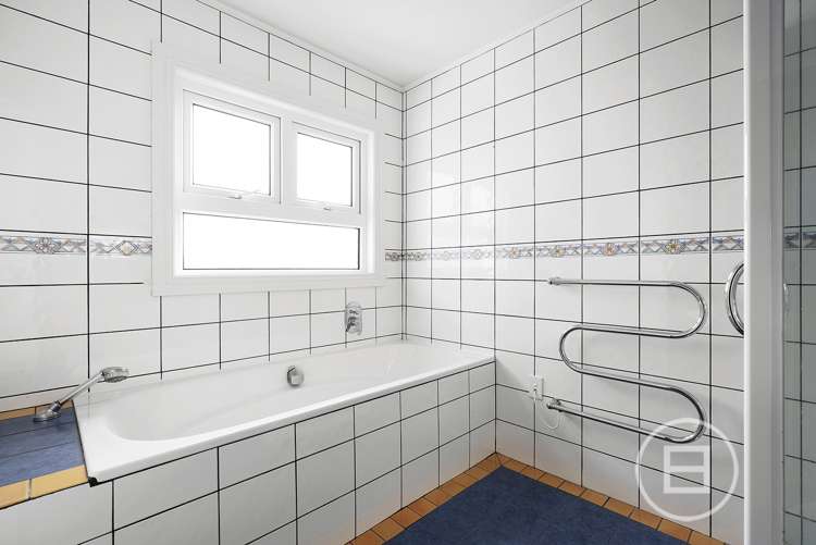 1 Basra Drive Henderson_15