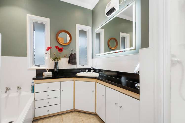 8 Lupton Avenue Kensington_12