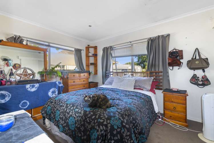 16 Mahanga Road Fairy Springs_5