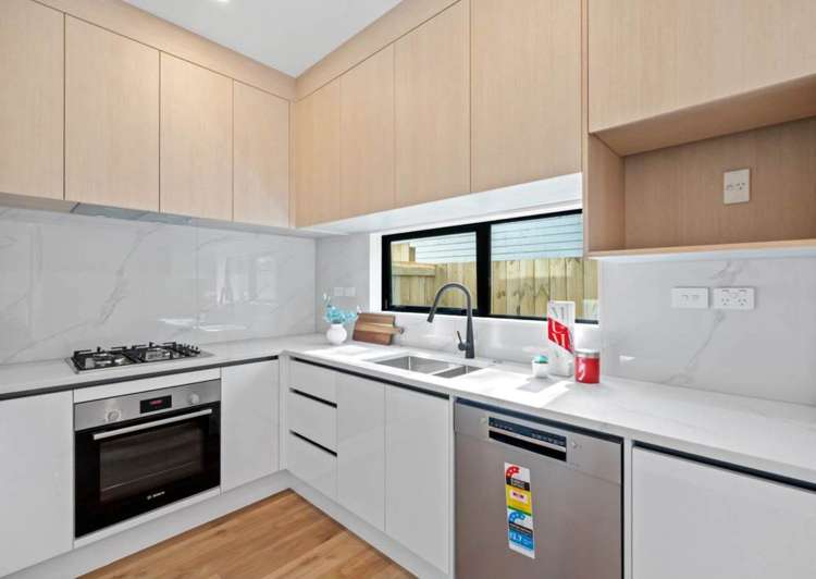 31C McLeod Road Weymouth_4