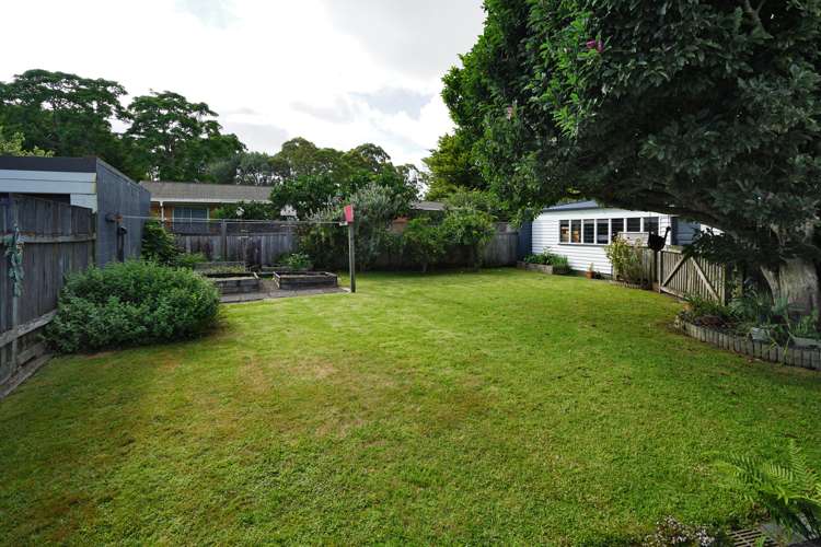 5 Manapouri Place Glenview_21