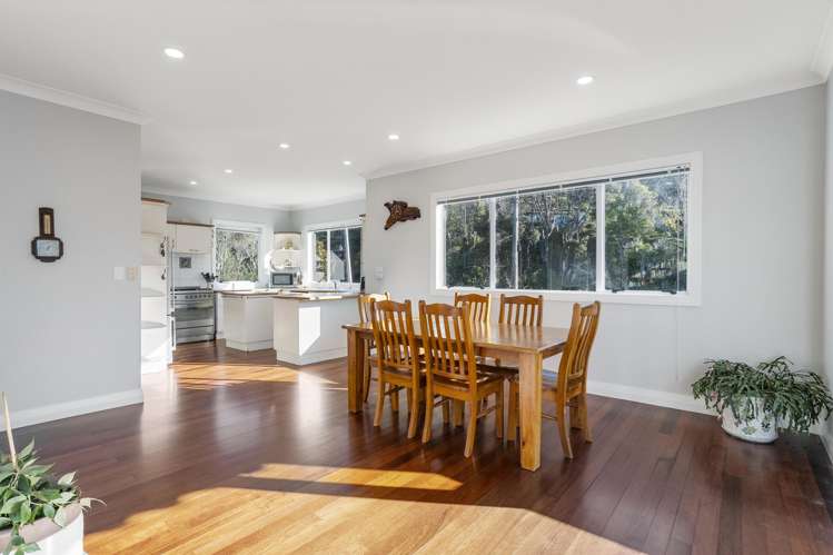27 Tui Crescent Waiatarua_11