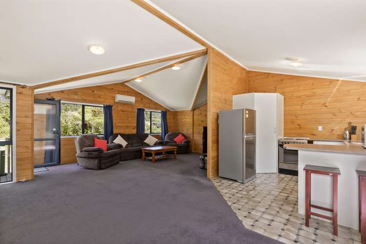 1 Lowry Heights Stokes Valley_3