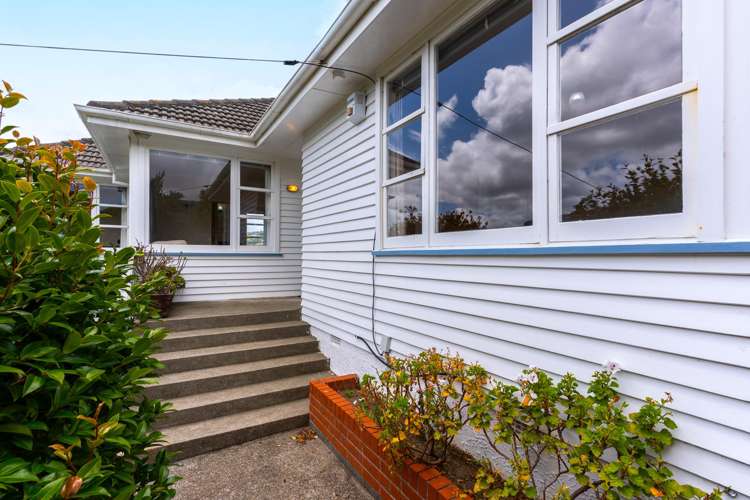 5 Larsen Crescent Tawa_18