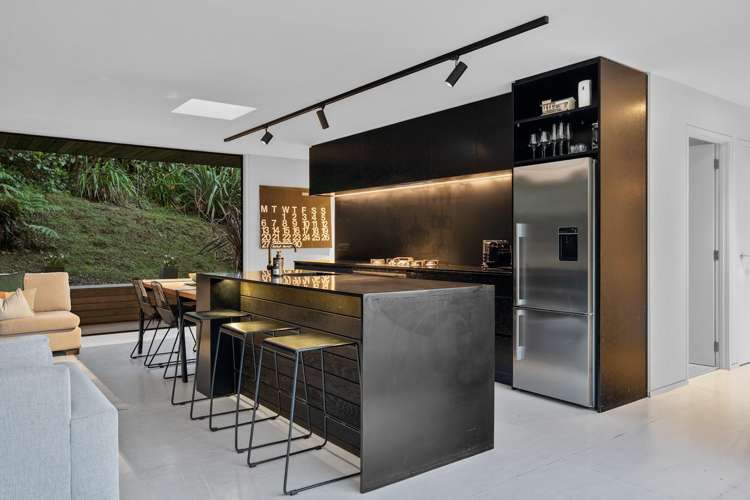 1 Huruhi Road Oneroa_5