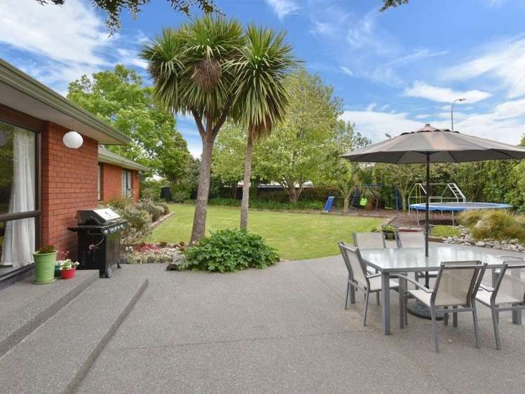 2 Woodglen Drive Woodend_13