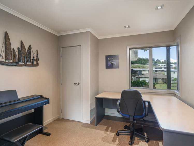 17 Coprosma Crescent Waipahihi_13