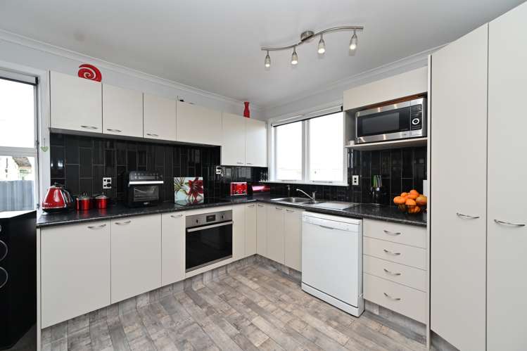 59 Harold Holt Avenue Onekawa_3