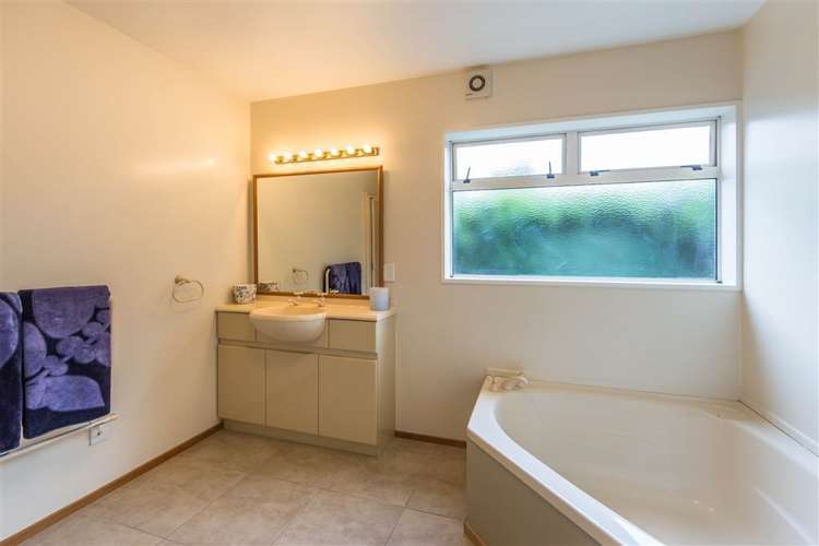 2/32a Bryndwr Road Fendalton_14