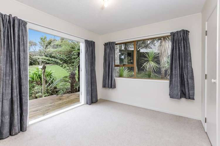 29 Puketitiro Street Glen Eden_15