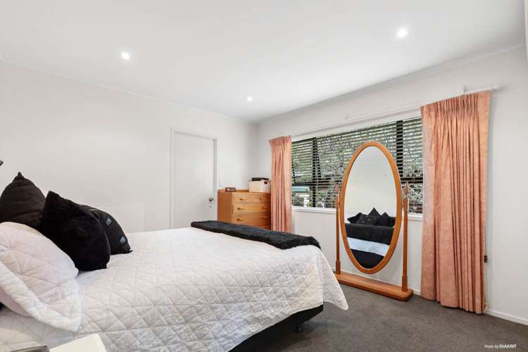 2/7 Cresta Avenue Beach Haven_11