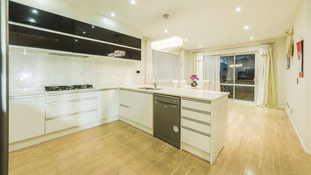 10 Helianthus Avenue Flat Bush_4