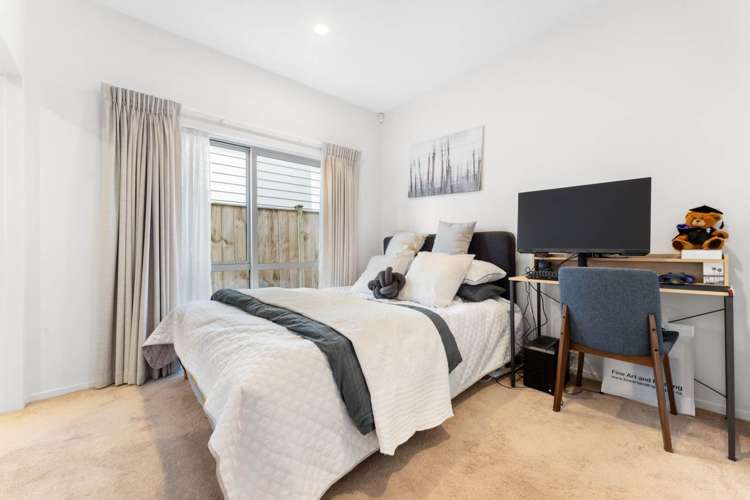 24 Calcite Avenue Flat Bush_11