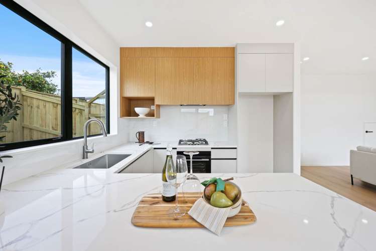 12B Butley Drive Farm Cove_11