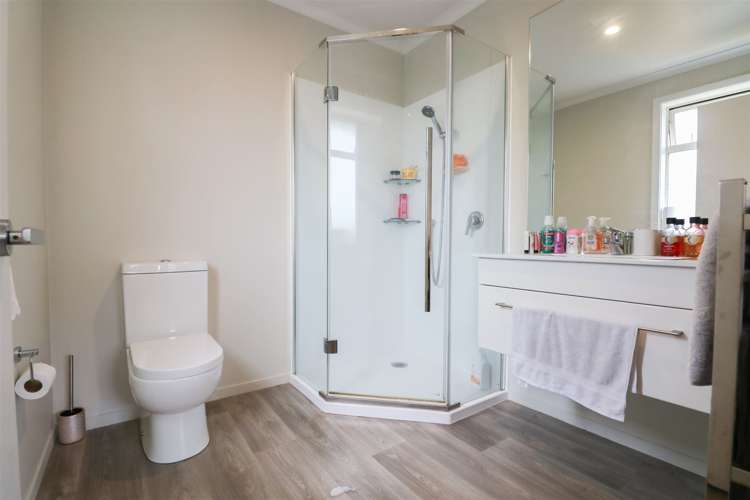 2/33 Maltby Avenue West End_7