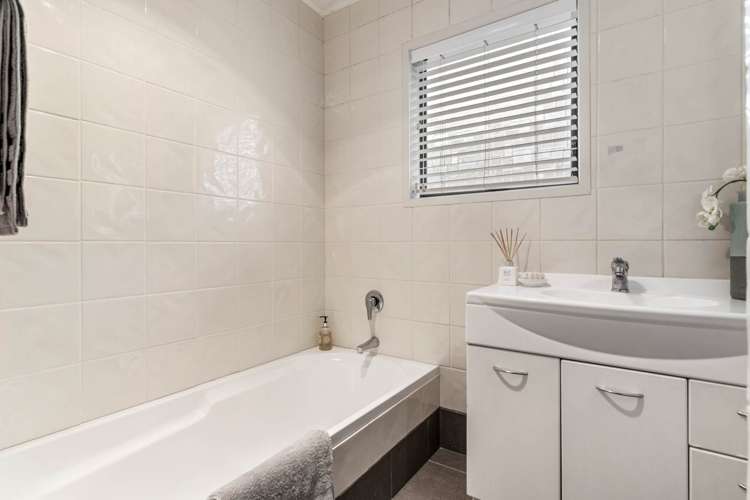 12 Palliser Lane Browns Bay_19