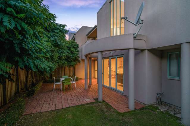 2/110 Nayland Street Sumner_2