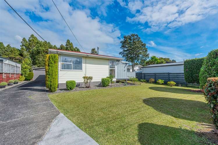 214 Glengarry Road Glen Eden_24