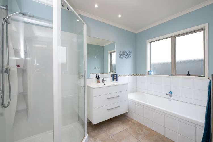 33 Delta Mews Place Clive_22