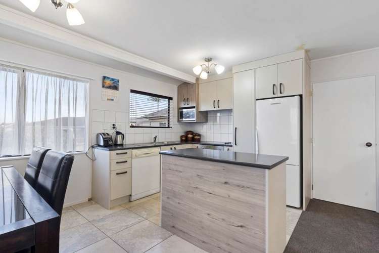 2/60 Elliot Street Howick_5