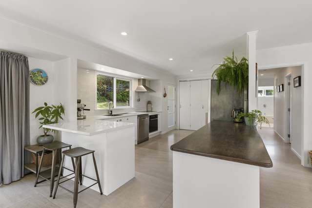 32 Lemnos Place Titirangi_4