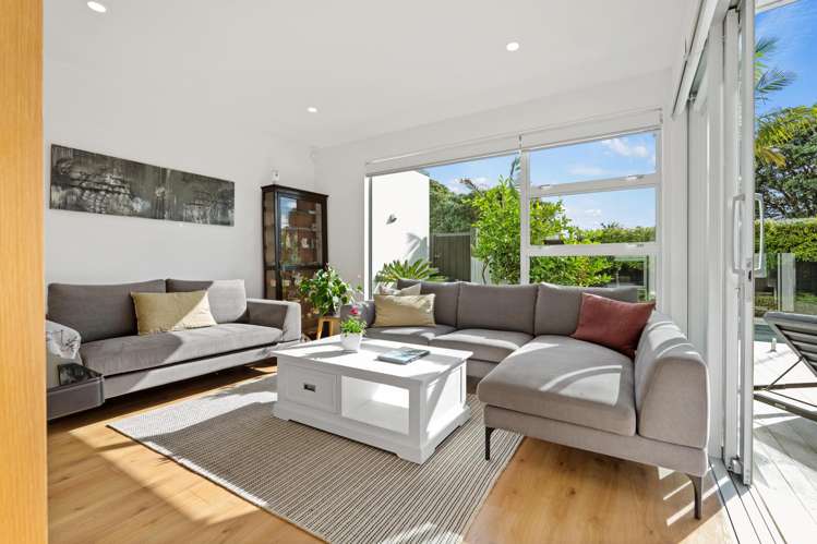 52 Walton Street Red Beach_7