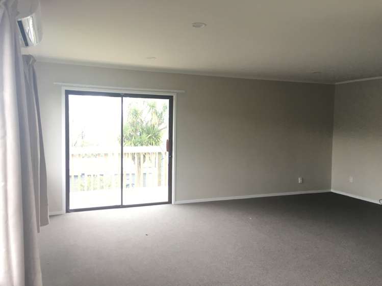 7 Sispara Place Beach Haven_9