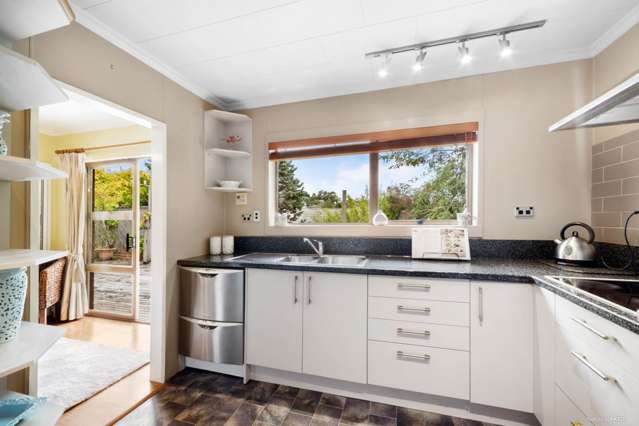 49 Gledstane Road Stanmore Bay_2