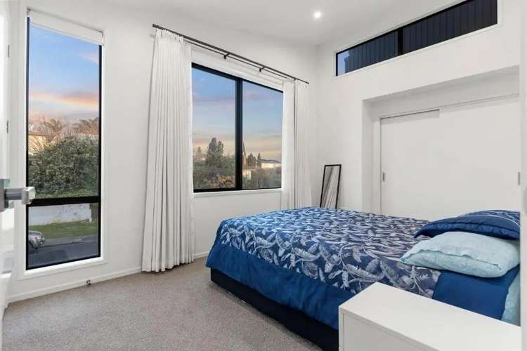 29 Lewis Road 10694_4