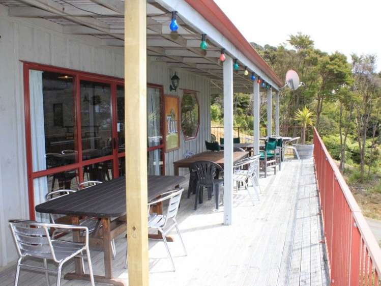 14 Ruataniwha Place Okiwi Bay_12