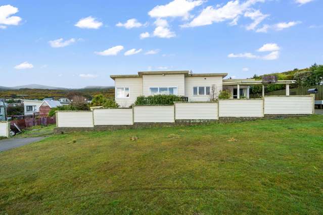 A Home With Potential on the Hill