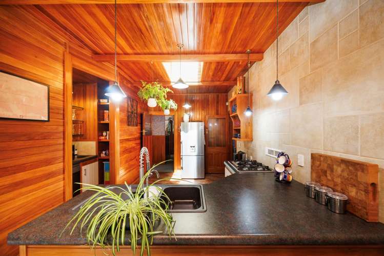 18 Miro Street Takaro_11