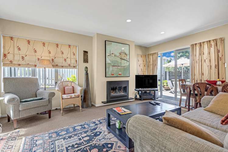 23 Ascot Avenue Narrow Neck_2