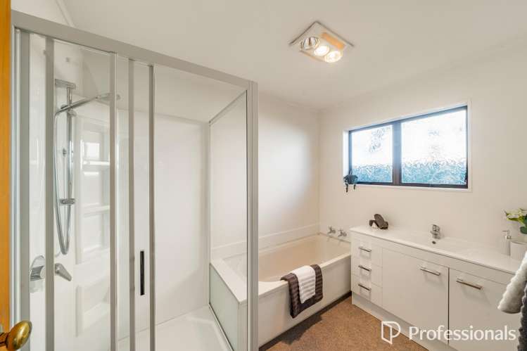 65 Totara Crescent Woburn_7