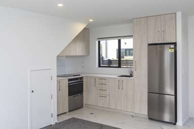 17/232 Marine Parade_2